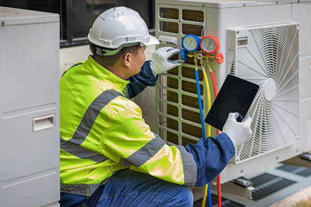 Professional Ductwork Repair technician working in Lamont, MI